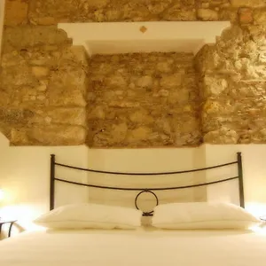 incantevole-e-storico-appartamento-in-pieno-centro.sicilyhotelsitaly.net/