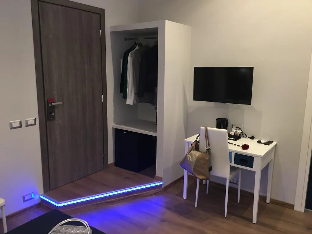 Roma Veneto Relais Guest House